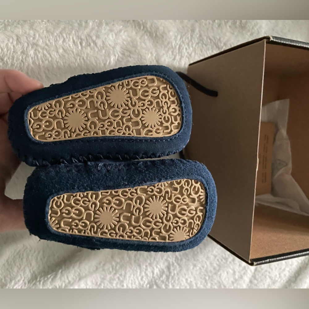 UGG Midnight Sheepskin Booties New with box!! - Picture 6 of 13